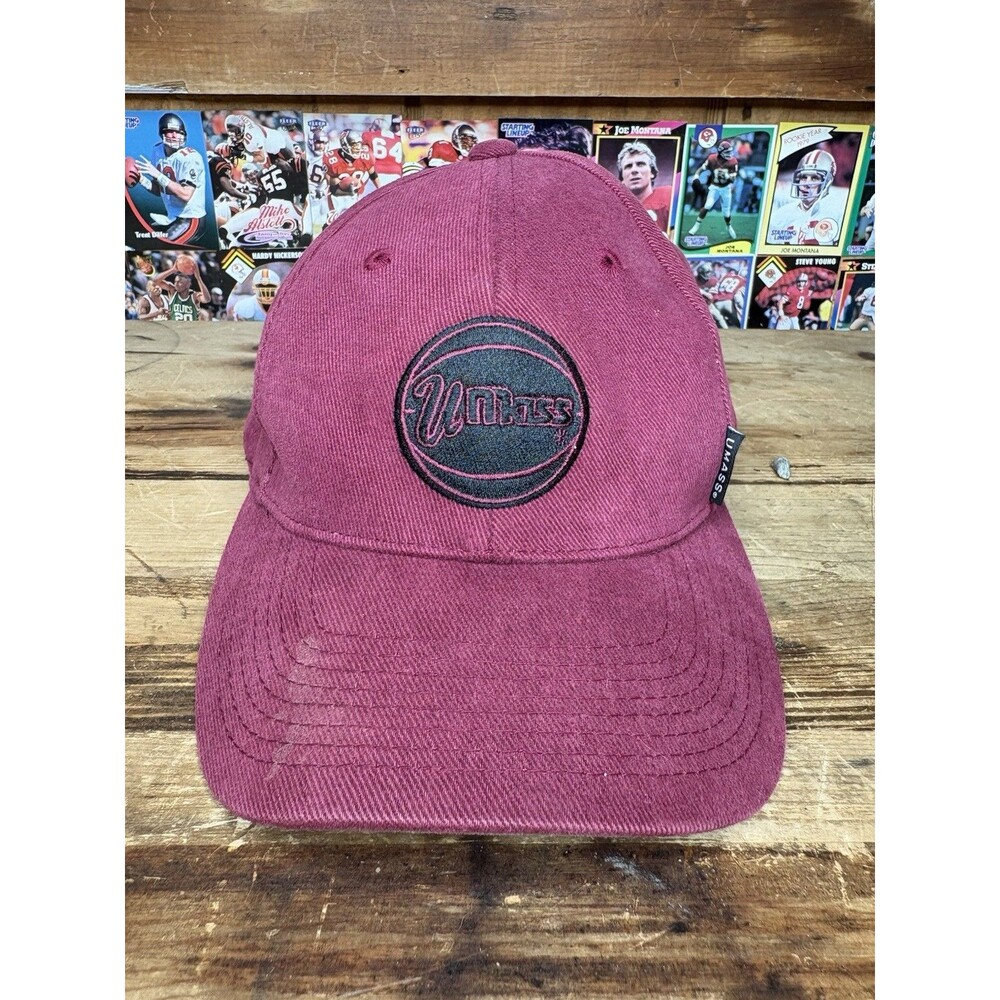 Vintage Team Nike UMASS Basketball Hook And Loop Hat Strapback Red NCAA College